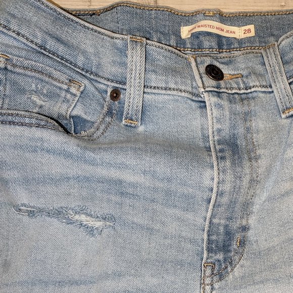 Levi's Original Women's High-Waisted Mom Cropped Jeans Sz 28 - Picture 2 of 3